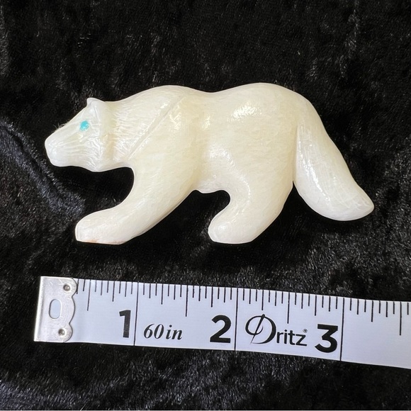 CLIVE HUSTITO CARVED ALBINO MOUNTAIN LION MARBLE TURQUOISE FETISH SIGNED - Picture 8 of 8